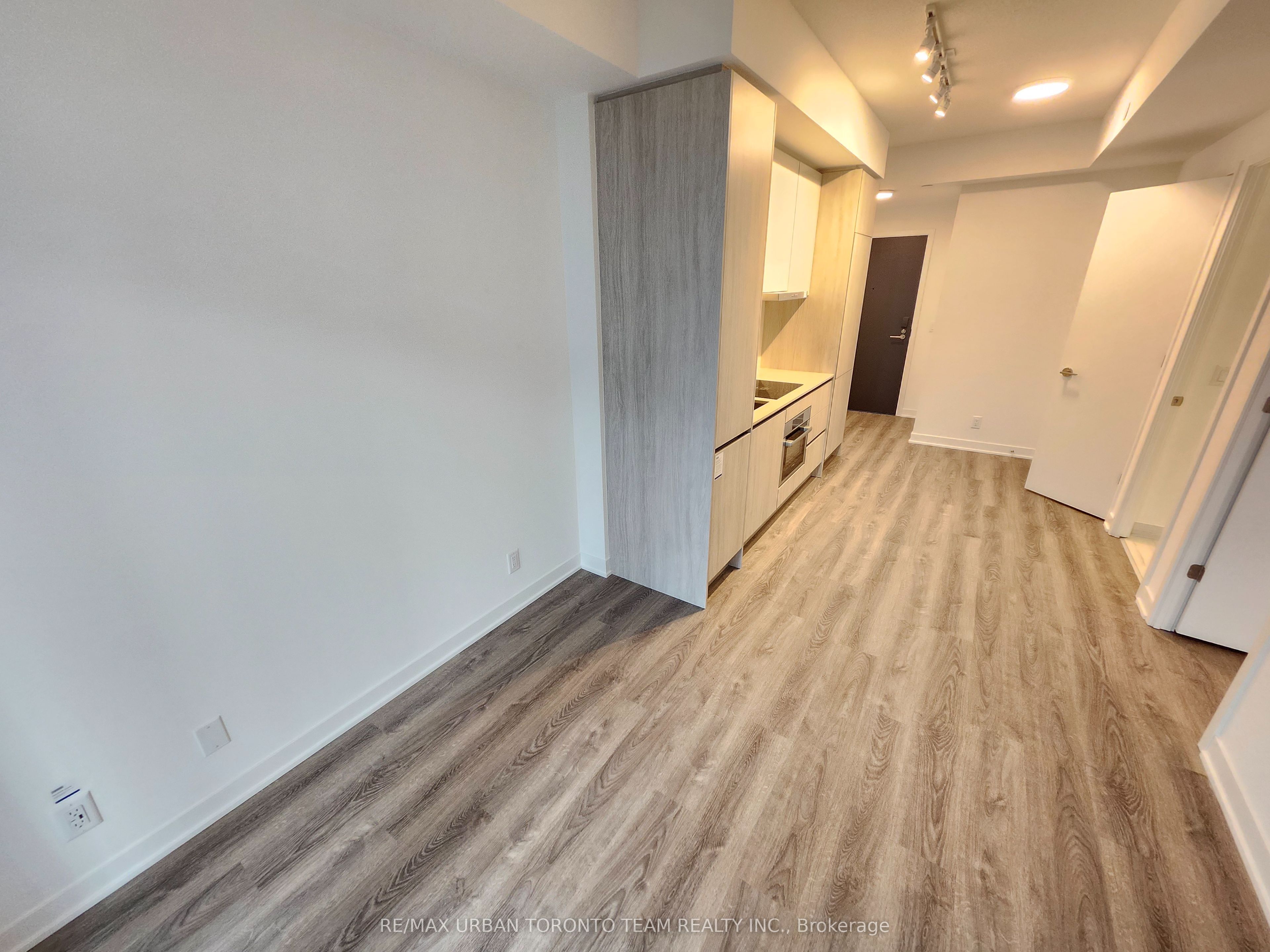 Additional image 3 of 1801-180 Front Street E, Toronto, ON, M5A 0K9