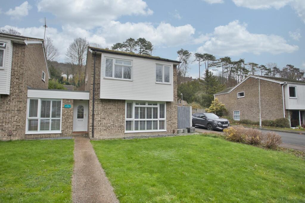 Riverdale, Dover, CT17