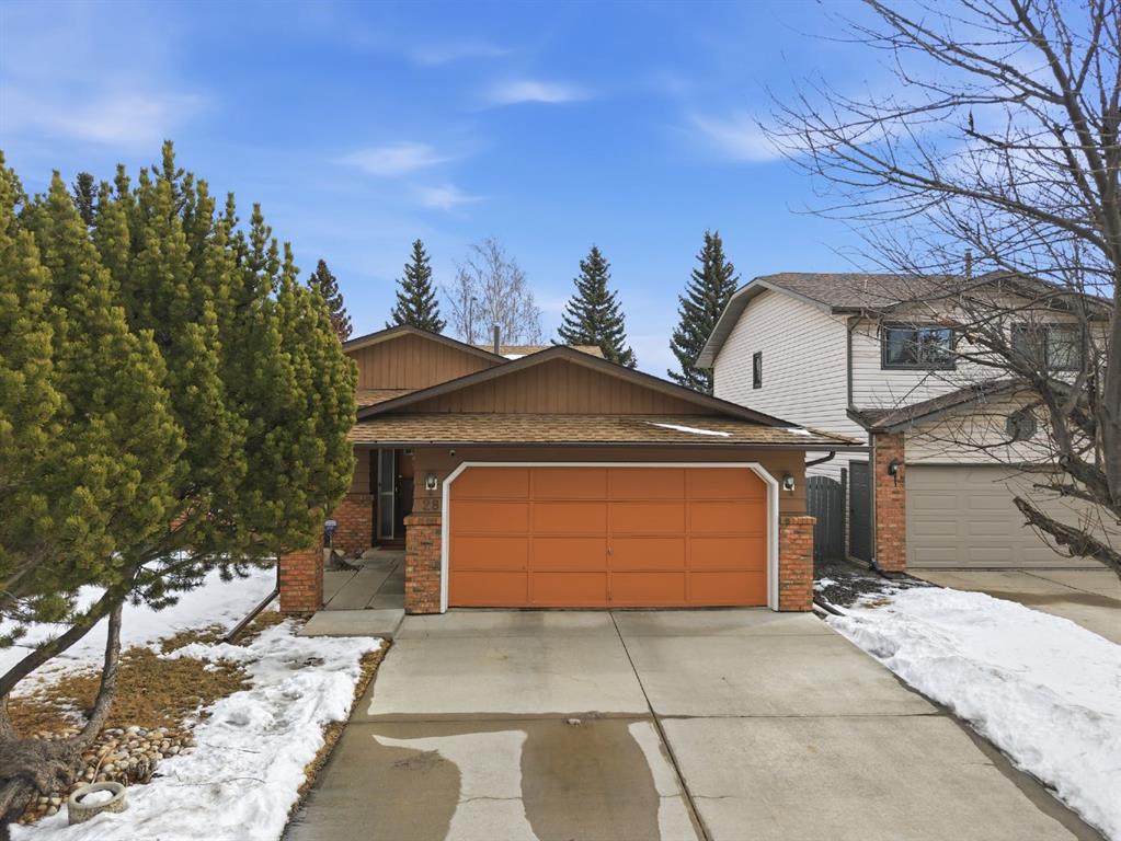 Additional image 2 of 28 Woodstock Way SW, Calgary, AB, T2W 5X3