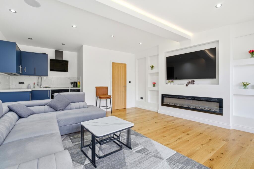 Additional image 18 of Meadway, Colney Heath, St. Albans, Hertfordshire, AL4