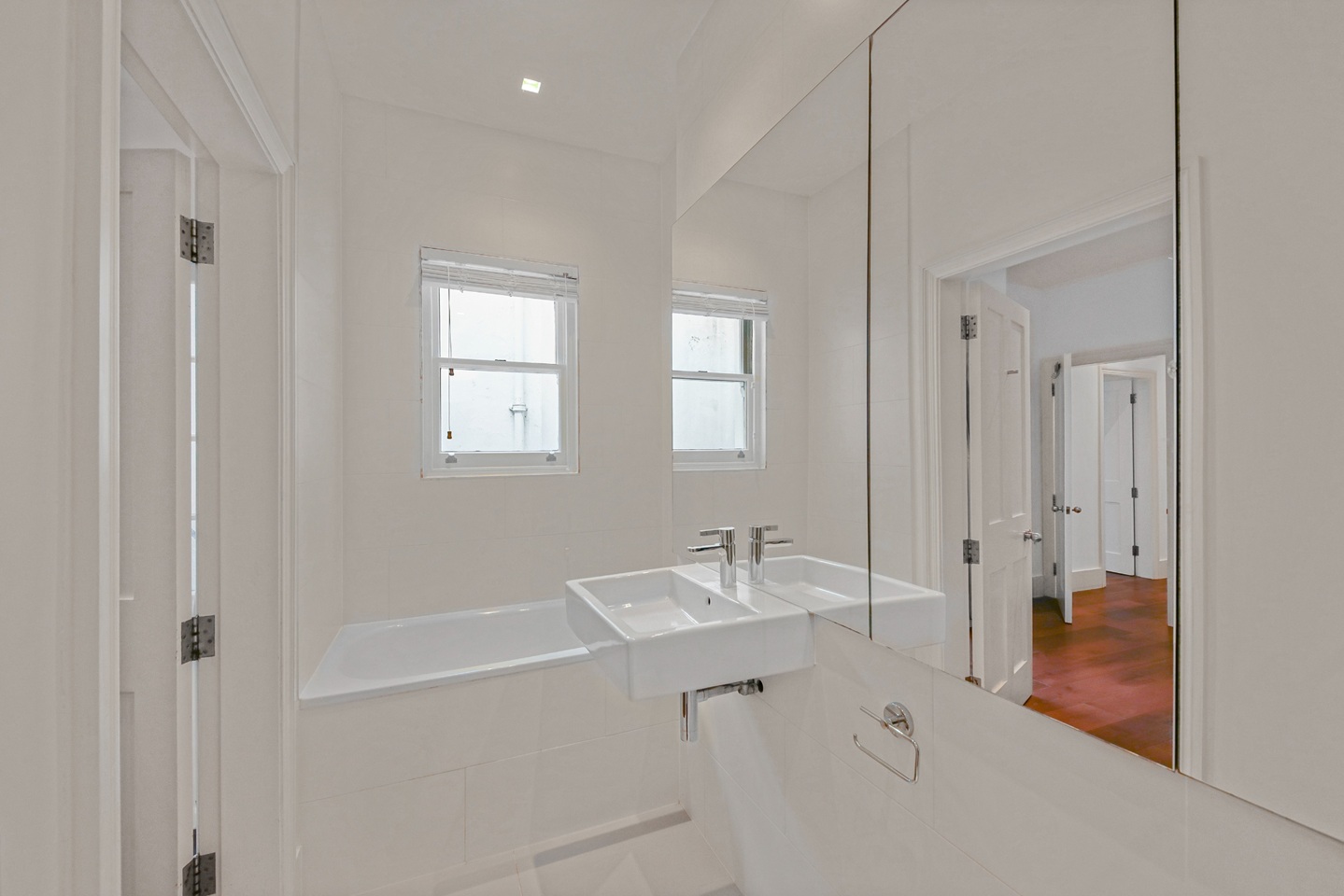 Additional image 2 of 2 Bed Flat, Queen's Gate, SW7, N1 7GU