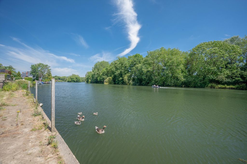 Additional image 13 of 6 bed detached house for saleBolney Road, Lower Shiplake, Henley-On-Thames, Oxfordshire RG9