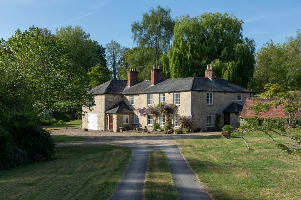 Land for saleThe Fox, Purton, Swindon, Wiltshire SN5