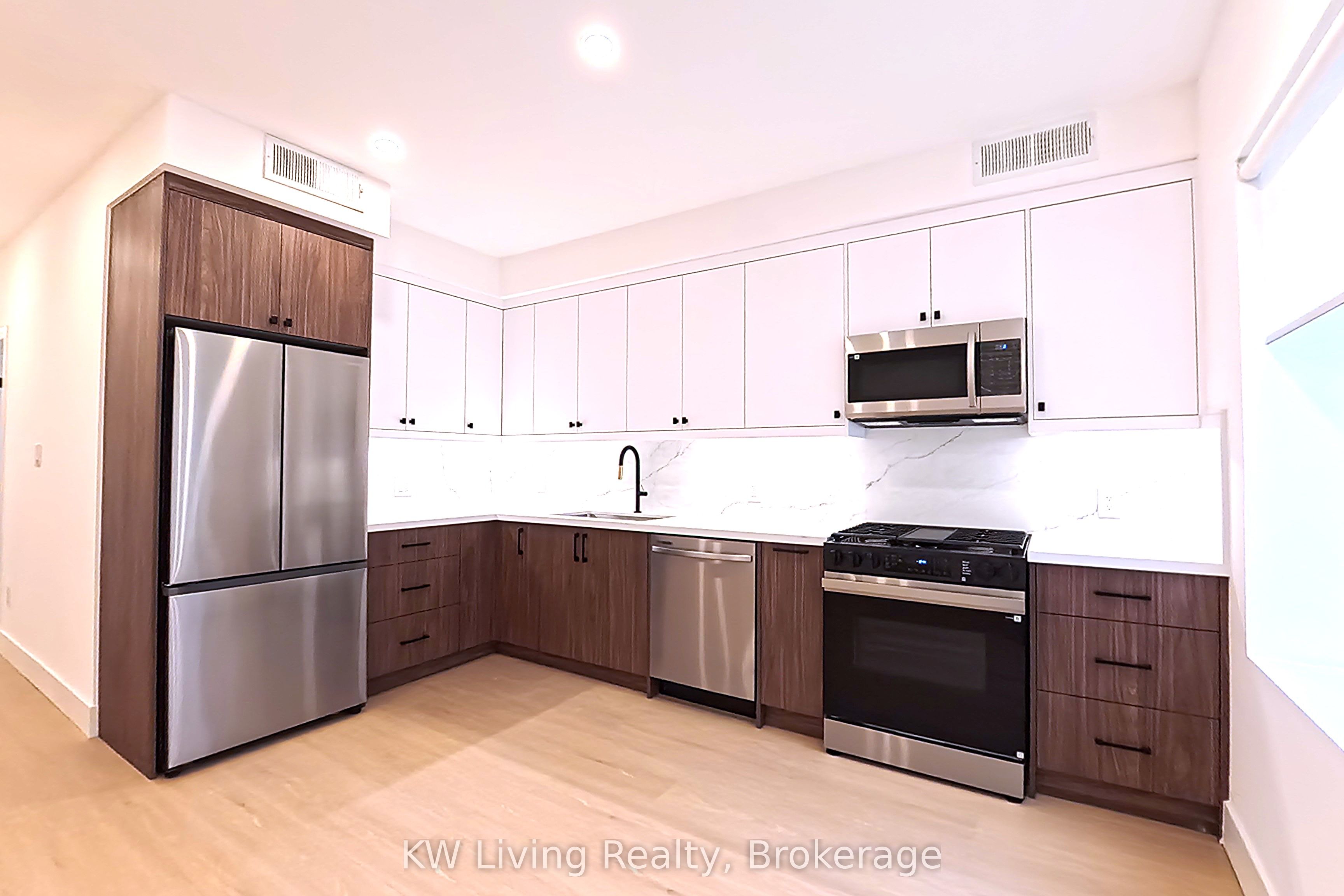 Additional image 3 of 101-712 Eglinton Avenue E, Toronto, ON, M4G 2K7