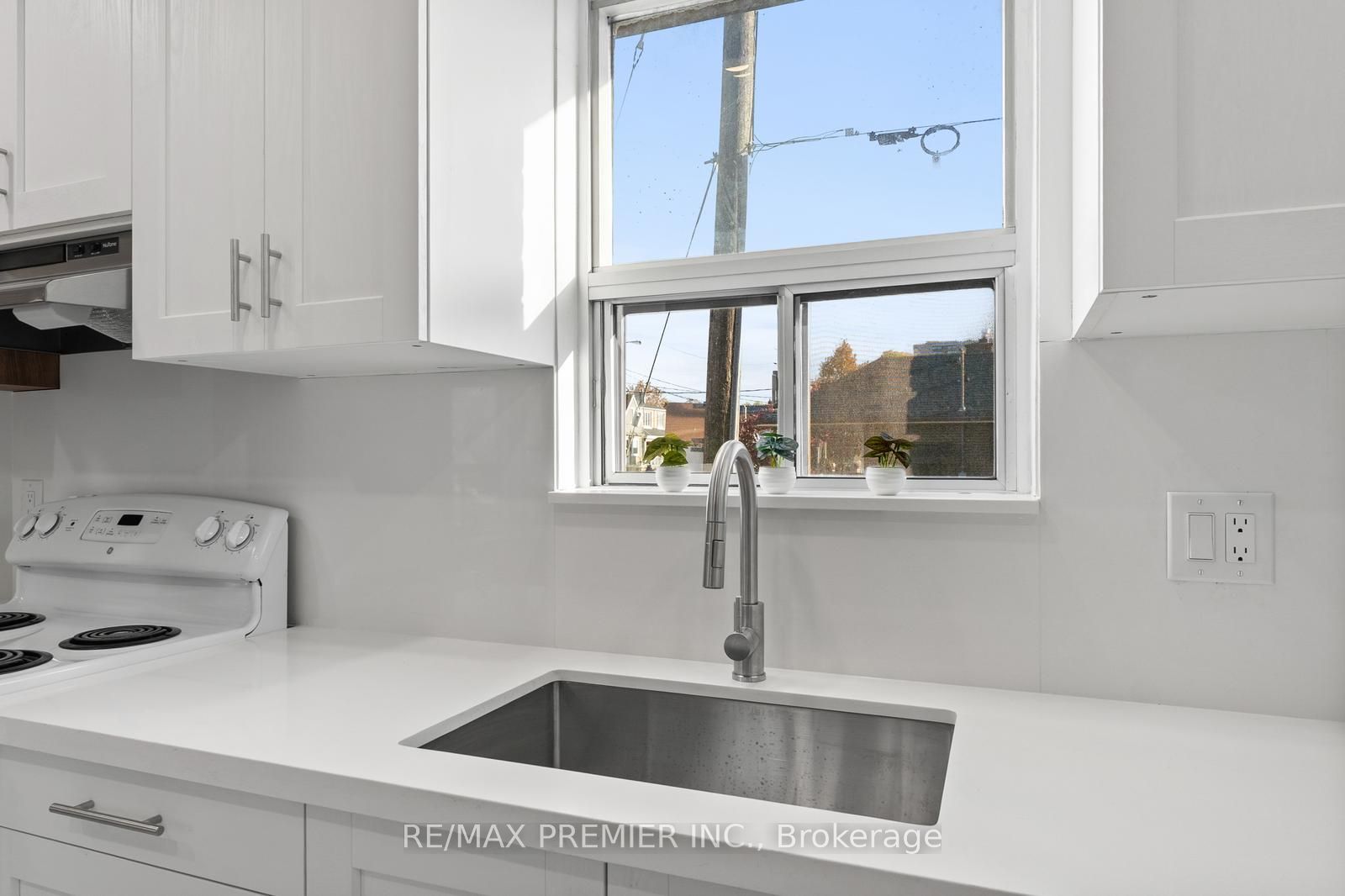 Additional image 6 of 1013 Briar Hill Avenue, Toronto, ON, M6B 1M6