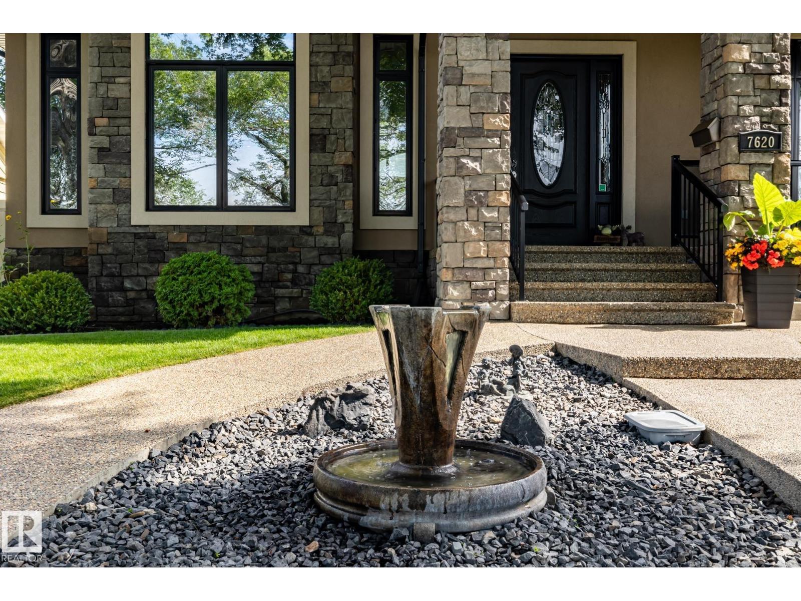 Additional image 3 of 7620 98a Avenue NW, Edmonton, AB, T6A0C5