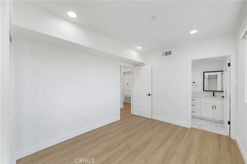 Additional image 15 of 14420 Tiara St, Van Nuys, CA 91401