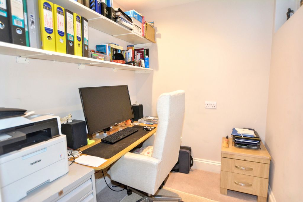 Additional image 8 of 2 bed flat for saleHill House Lodge, Burgage Lane, Southwell NG25