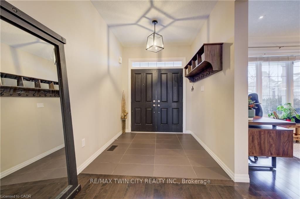 Additional image 5 of 268 Evens Pond Crescent, Kitchener, ON, N2R 0B8