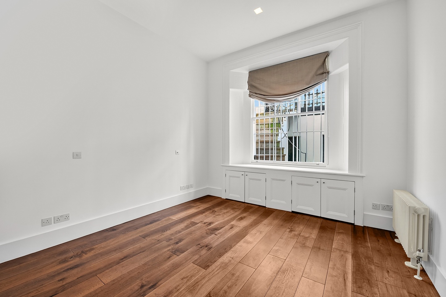Additional image 6 of 2 Bed Flat, Queens Gate, SW7, N1 7GU
