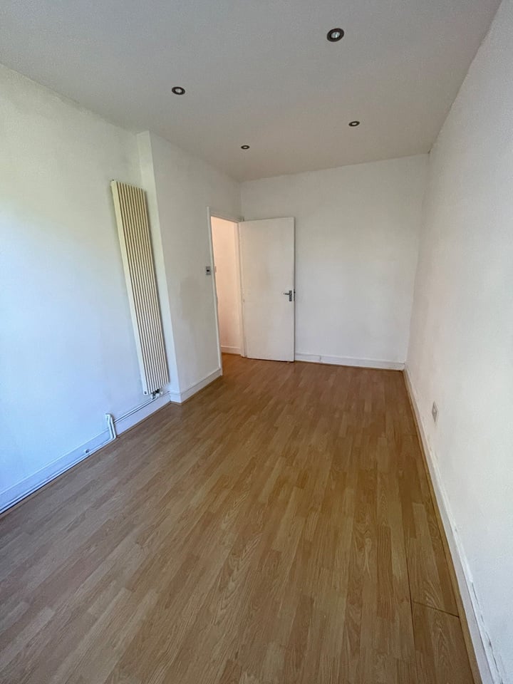 Additional image 3 of 2 Bed Flat, Thessaly Road, SW8, N1 7GU