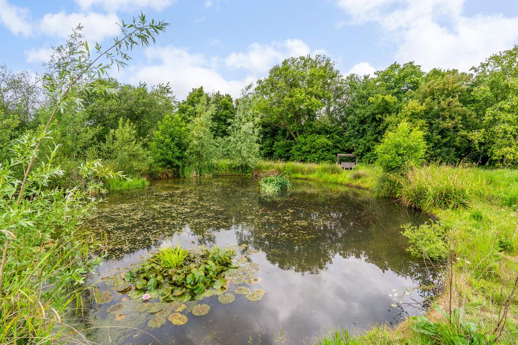 Additional image 18 of 5 bed detached house for saleRemenham Hill Henley-On-Thames, Oxfordshire RG9