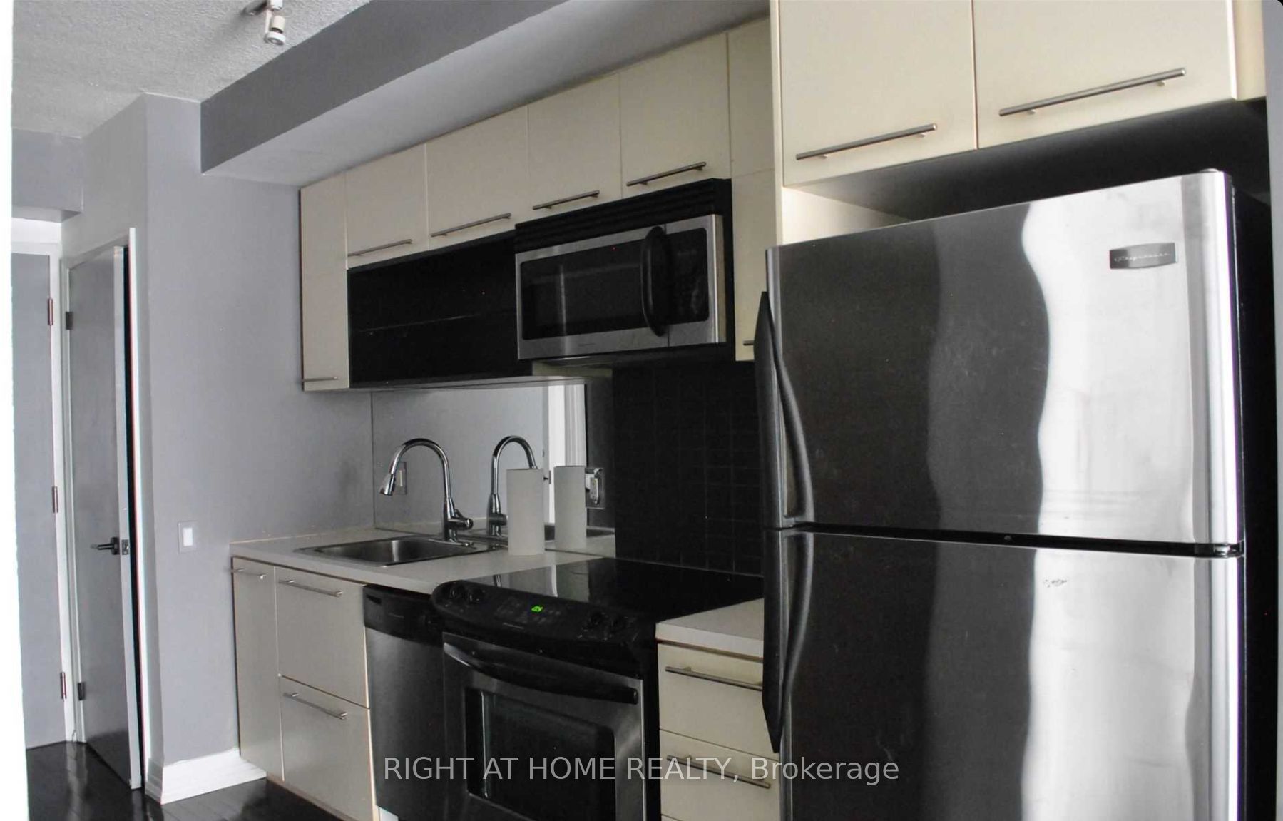 Additional image 5 of 303-25 Carlton Street, Toronto, ON, M5B 1L4