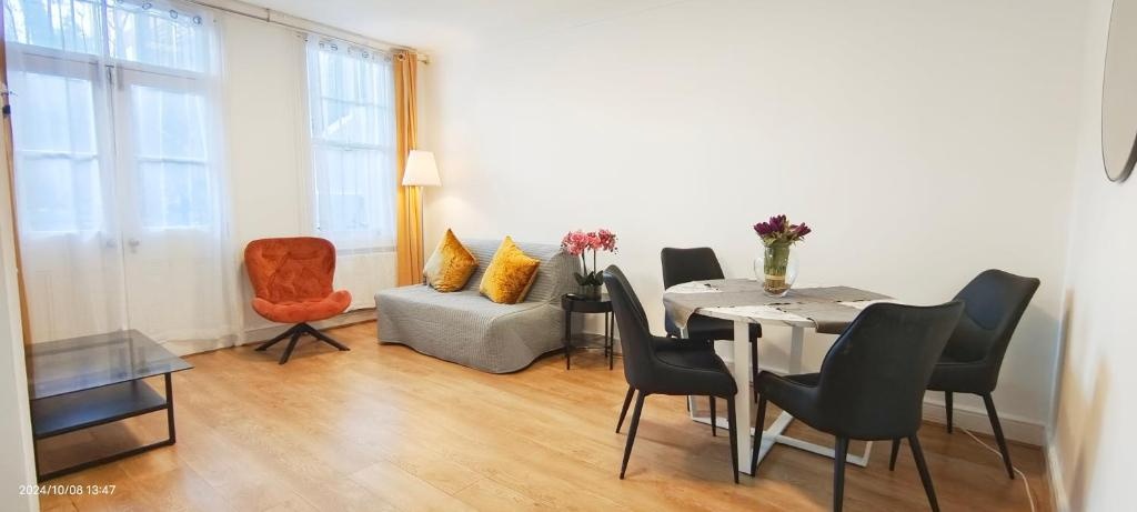 1 Bed Flat, Brechin Place, SW7, N1 7GU