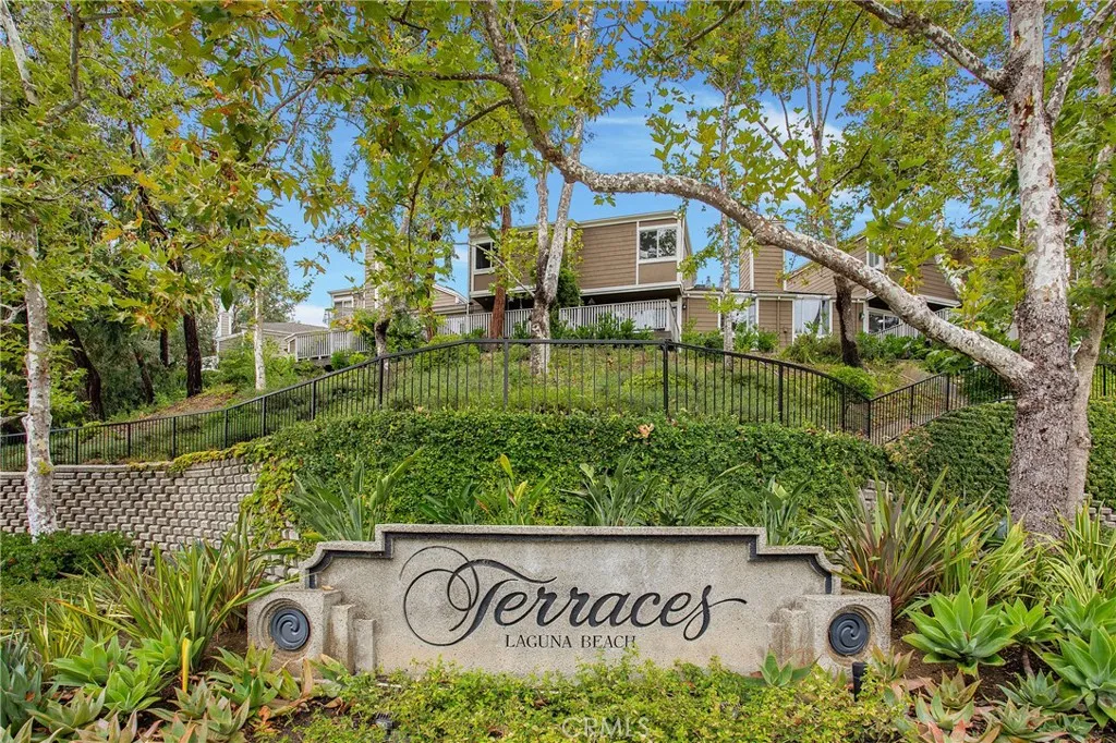 120 Santa Rosa Court, Laguna Beach, CA 92651