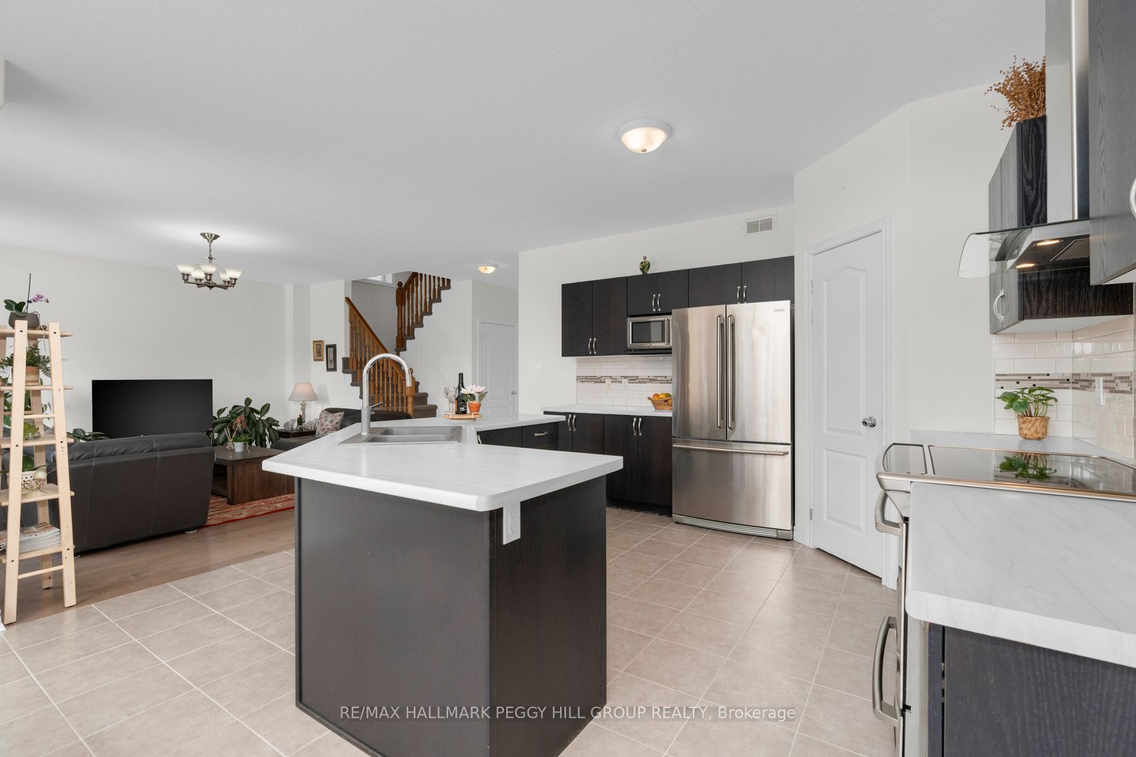 Additional image 5 of 11 Arnold Crescent, Essa, ON, L3W 0P9