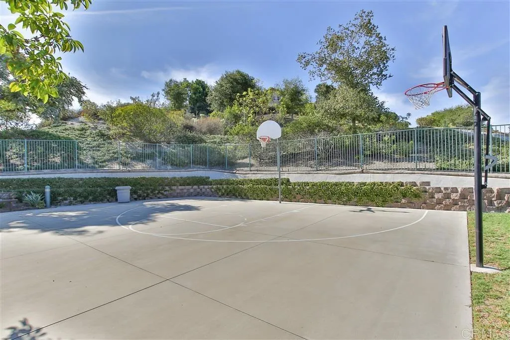 145 Canyon Creek Way, Oceanside, CA 92057