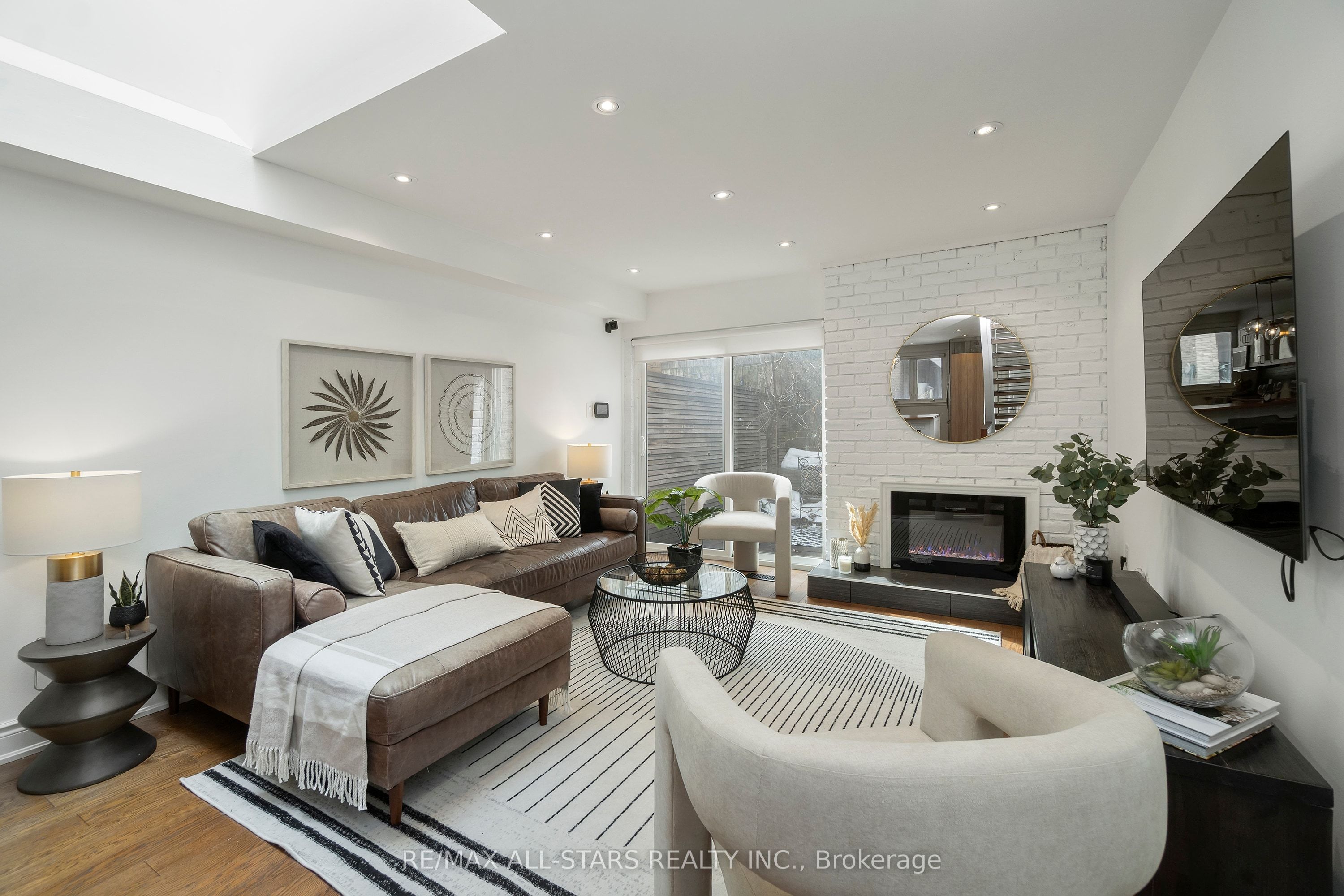 Additional image 3 of 3-83 Pape Avenue, Toronto, ON, M4M 2V5