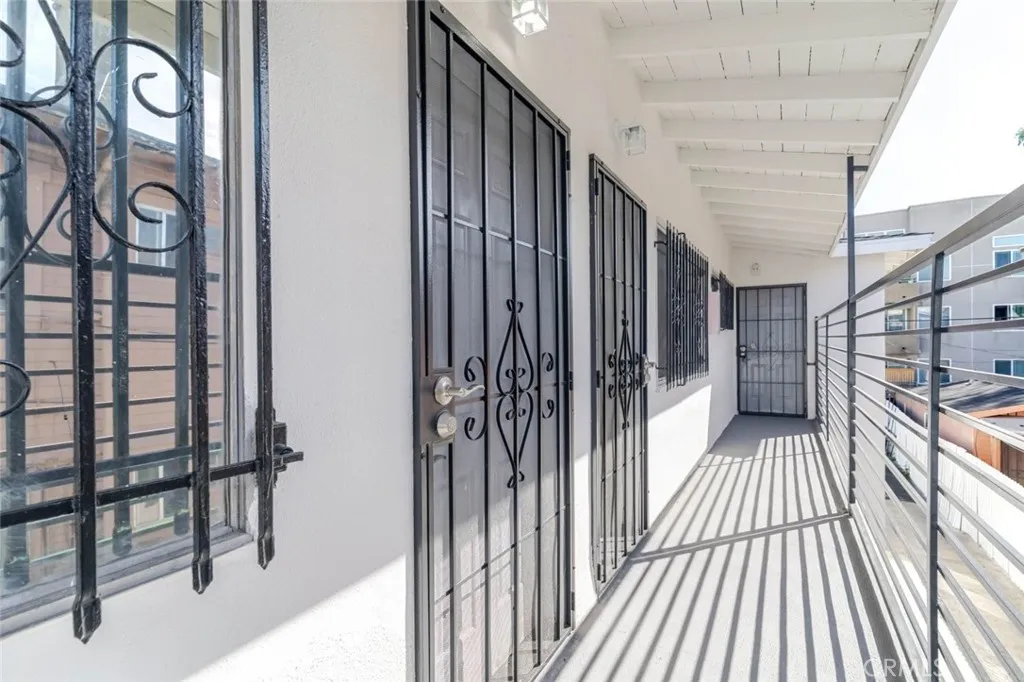 Additional image 5 of 1116 S Berendo Street Unit 4, Los Angeles, CA 90006