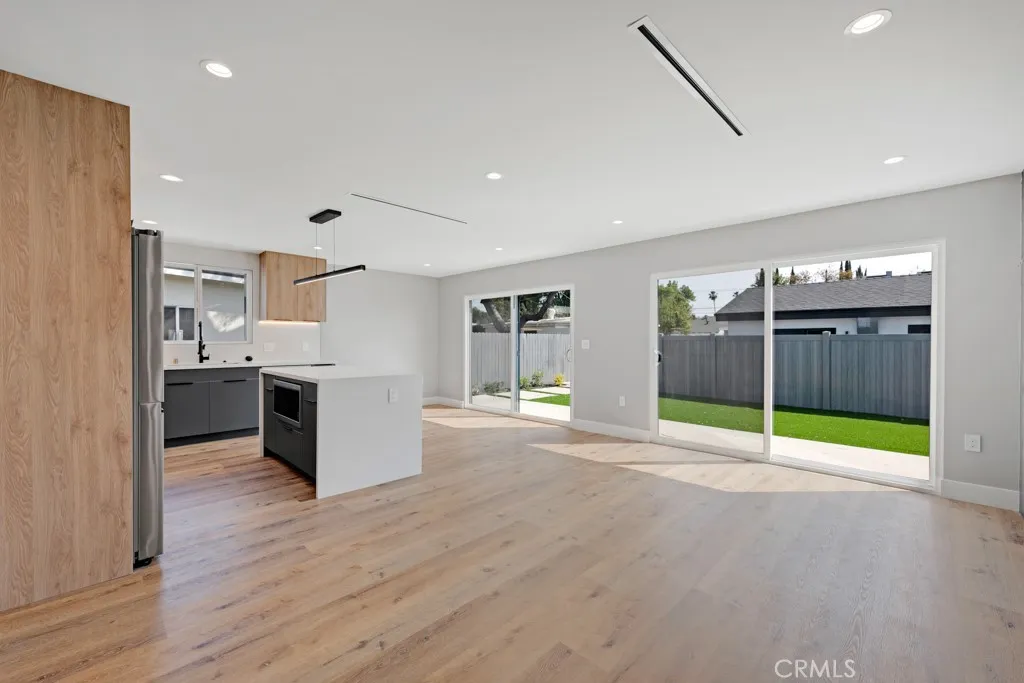 Additional image 38 of 18240 Hartland Street, Reseda, CA 91335