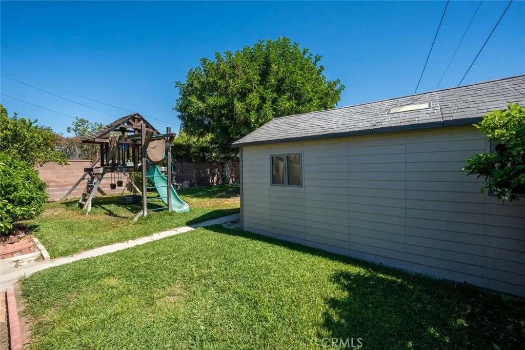 1641 N Catalina St, Burbank, CA 91505