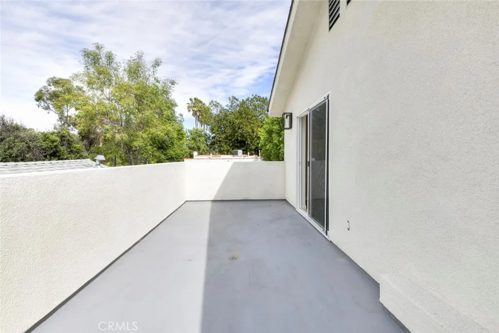 Additional image 23 of 15557 Wyandotte Street, Van Nuys, CA 91406
