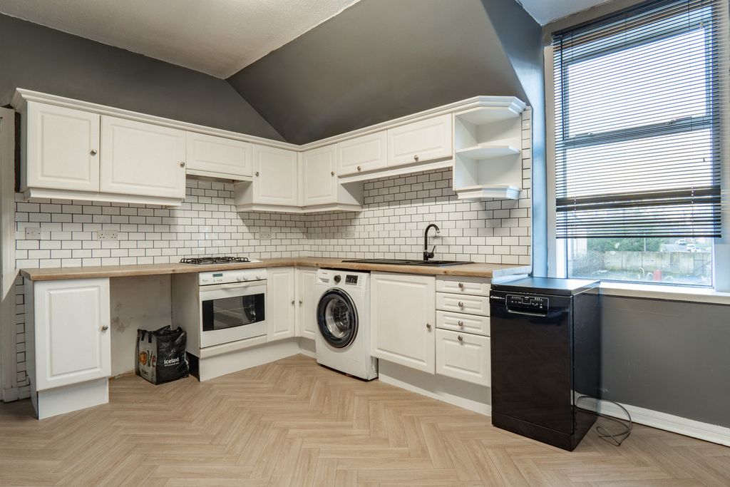 Additional image 8 of 3 bed flat for saleHill Street, Elgin IV30