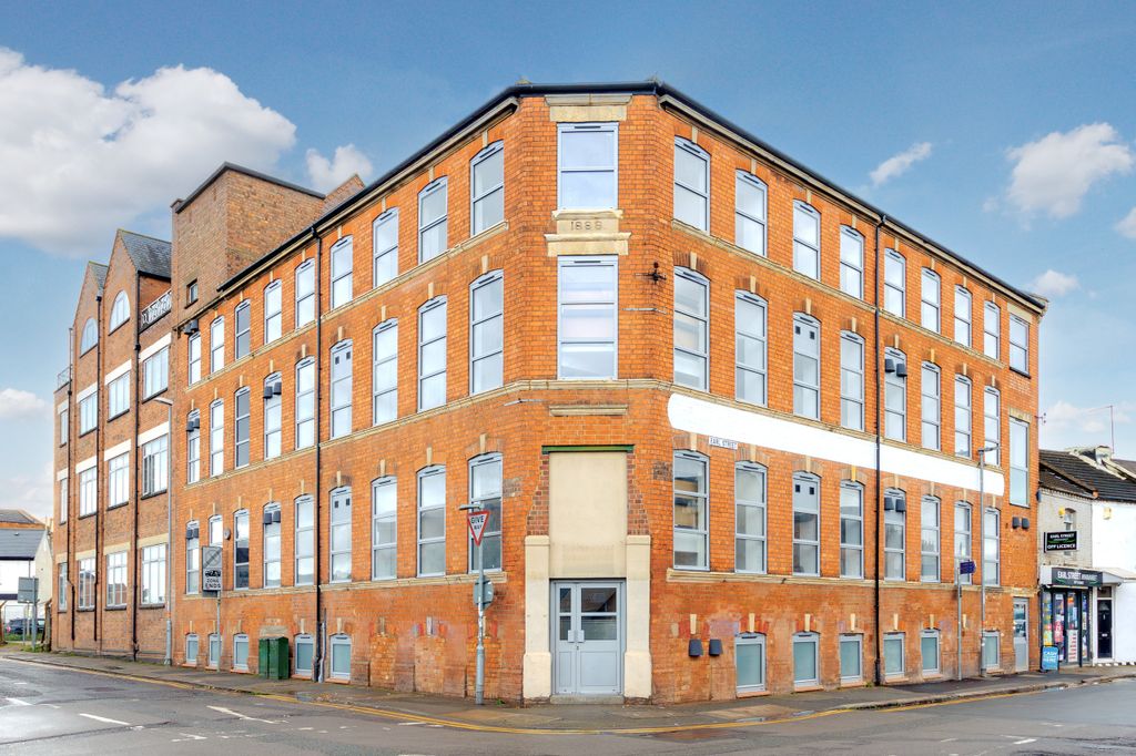 16 bed block of flats for saleClare Street, Northampton NN1