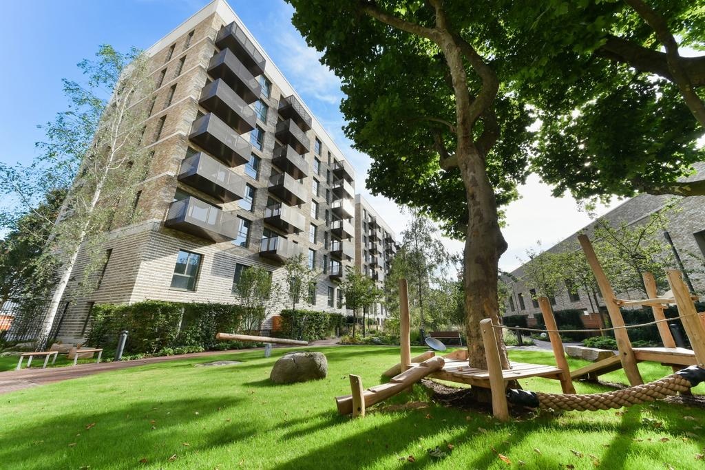 2 Bed Flat, Sir John Soane Apartments, SE17, N1 7GU
