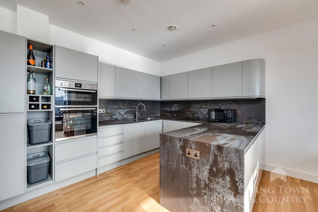 Additional image 4 of 3 bed flat for saleTrinity Street, Millbay, Plymouth PL1