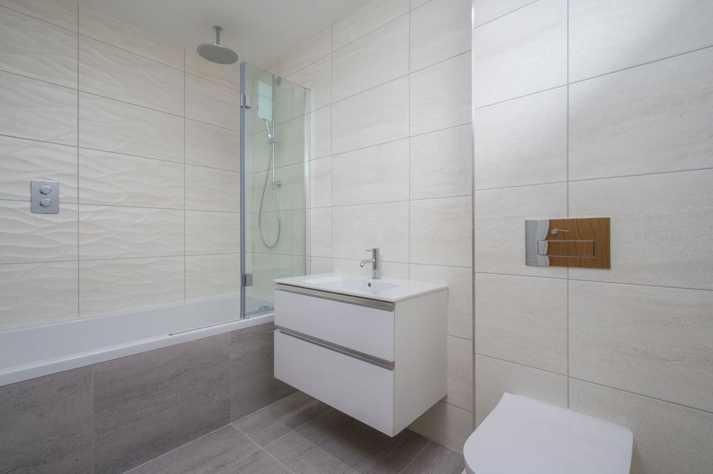 Additional image 12 of 5 bed detached house for salePlot 2 Boringdon Croft, Plympton, Plymouth PL7