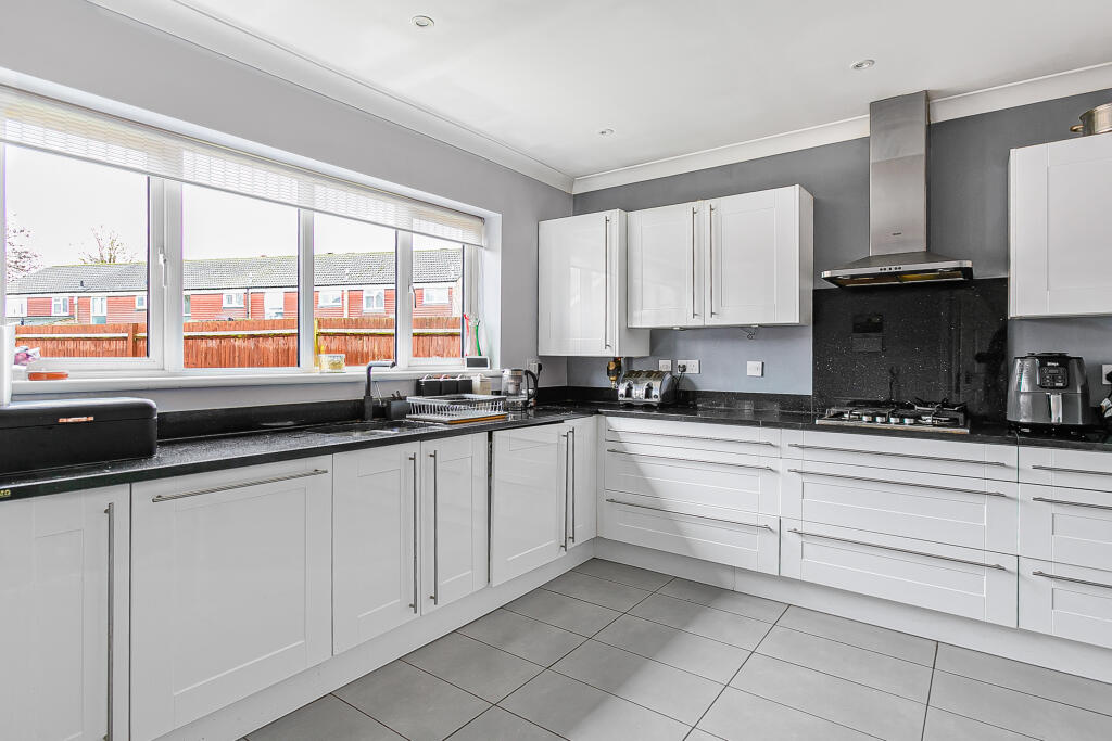 Additional image 5 of Maplefield, Park Street, St Albans, AL2