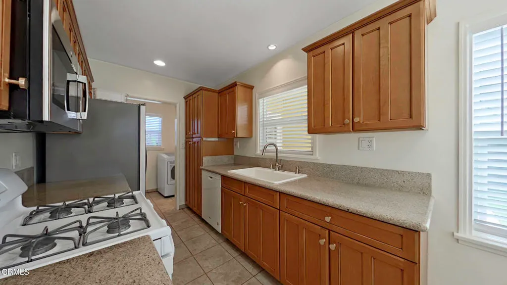 Additional image 14 of 3250 Las Lunas Street, Pasadena, CA