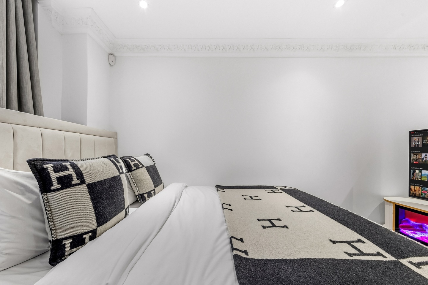 Additional image 7 of 2 Bed Flat, Ovington Mews, SW3, N1 7GU
