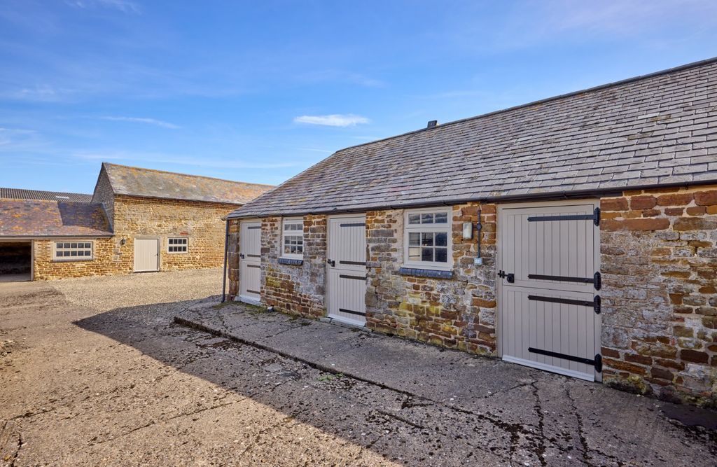 Additional image 24 of 6 bed detached house for salePlumpton, Nr Towcester, South Northamptonshire NN12