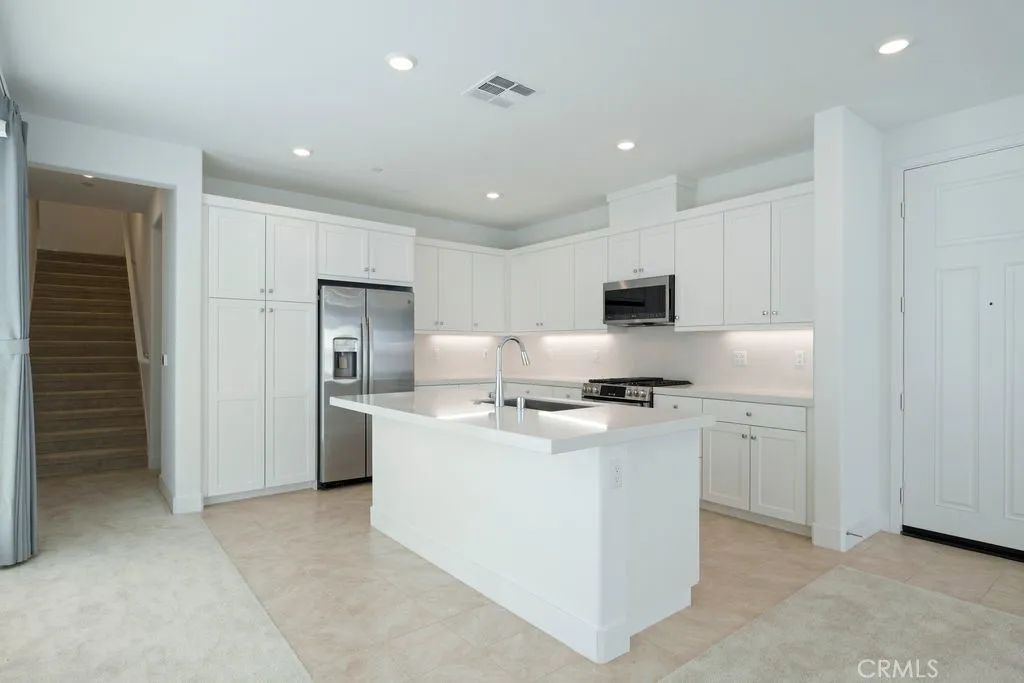 Additional image 5 of 430 Lobata, Irvine, CA 92618