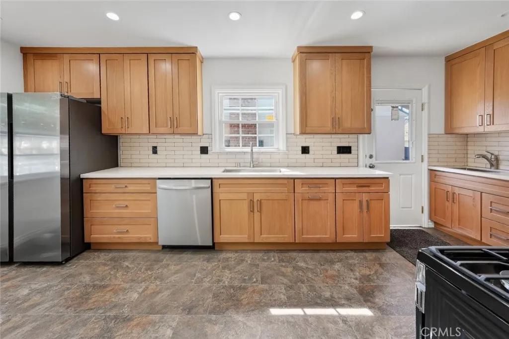 Additional image 8 of 1641 N Catalina St, Burbank, CA 91505