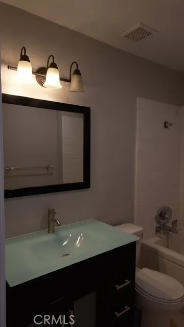 Additional image 19 of 18555 Collins St Unit C33, Tarzana, CA 91356