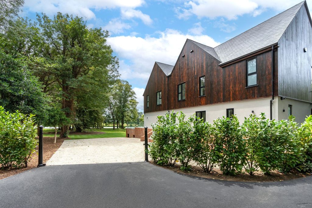 5 bed detached house for saleThe Court House, Burcot OX14