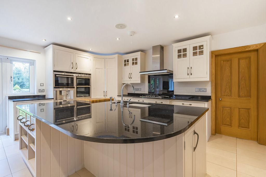 Additional image 11 of 7 bed detached house for saleLing Lane, Leeds LS14