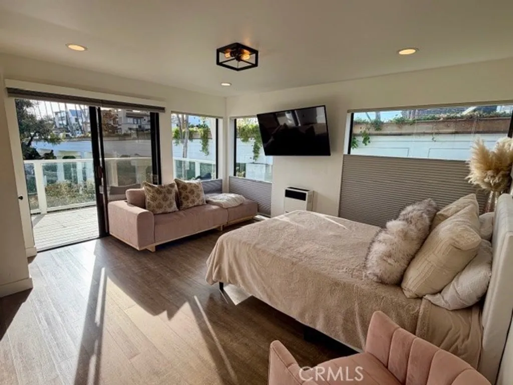 400 Goldenrod Avenue, Corona Del Mar, CA 92625