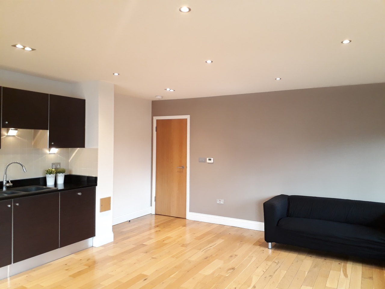 Additional image 5 of 2 Bed Flat, Ferdinand Street, NW1, N1 7GU