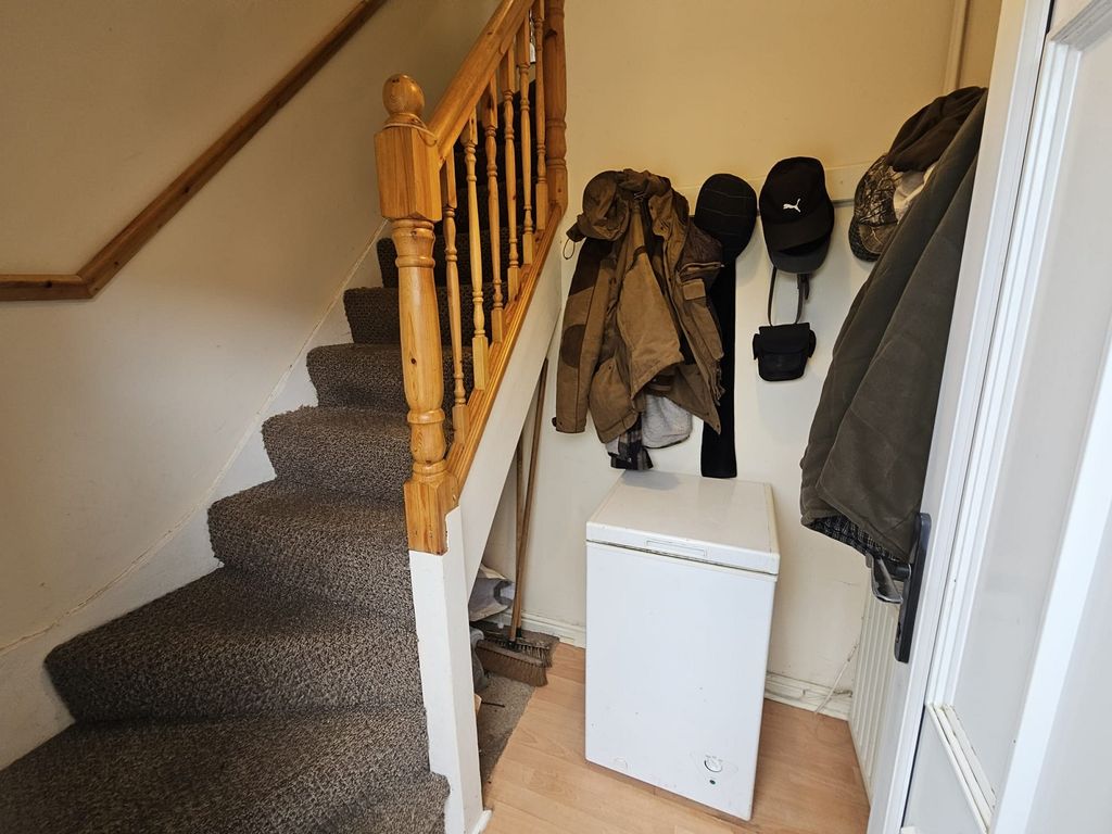 Additional image 6 of 1 bed flat for saleCommercial Road, Resolven, Neath, Neath Port Talbot. SA11