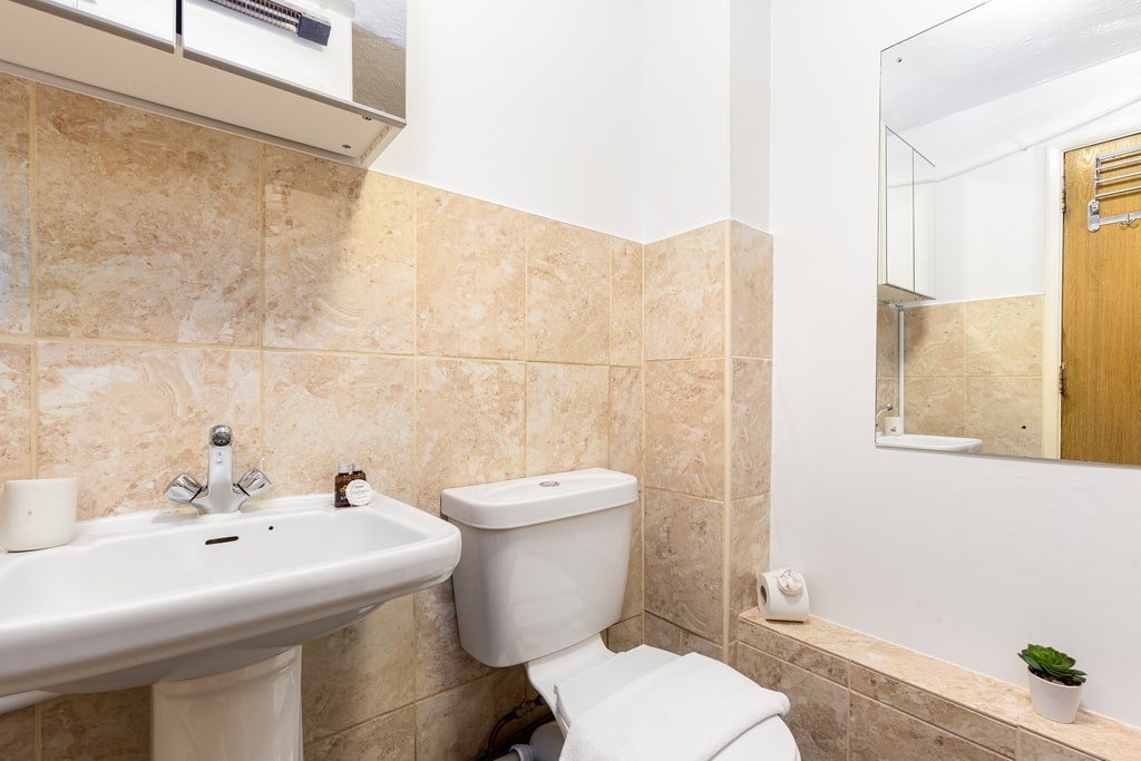 Additional image 3 of 1 Bed Flat, Goodwin Close, SE16, N1 7GU