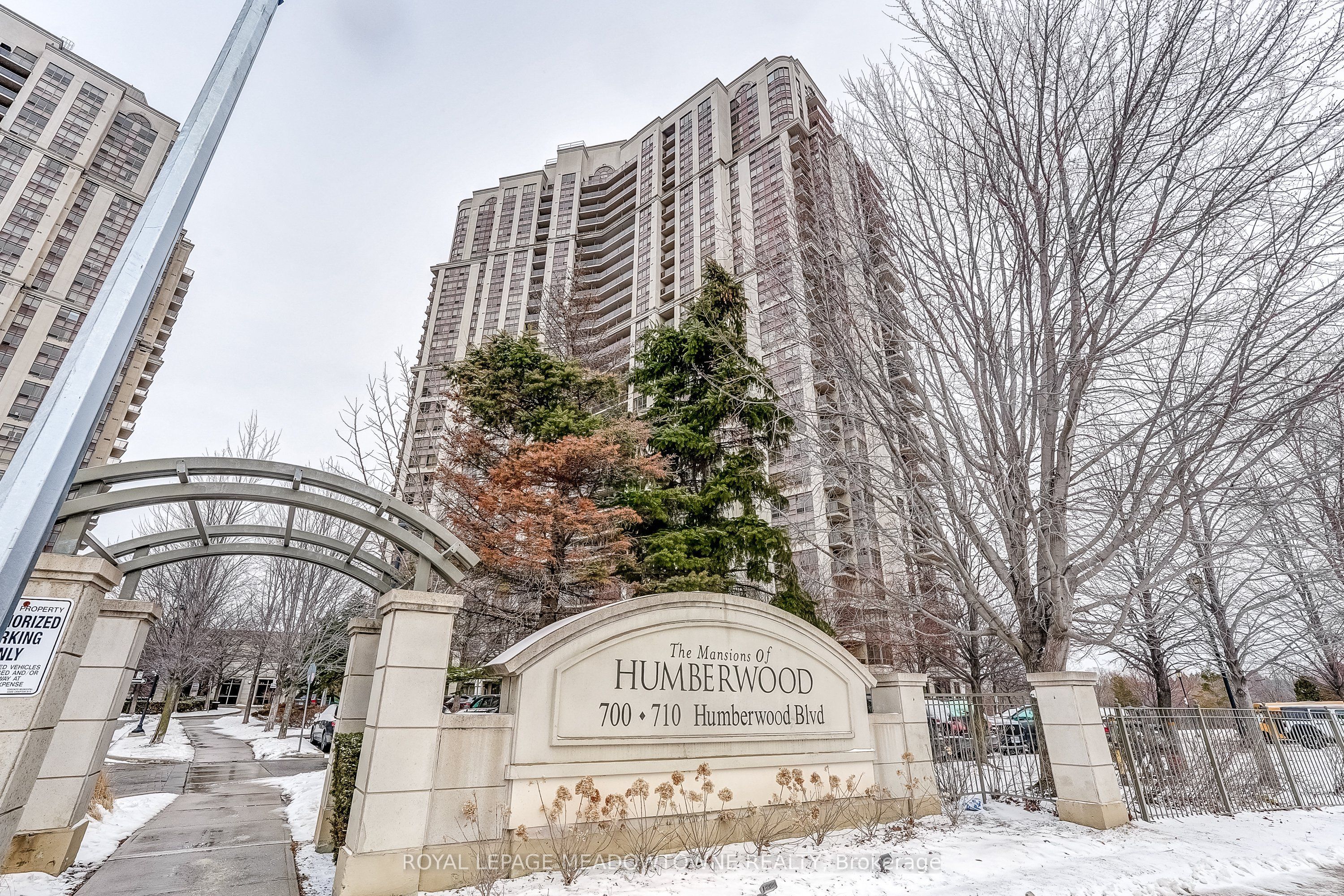 431-700 Humberwood Boulevard, Toronto, ON, M9W 7J4
