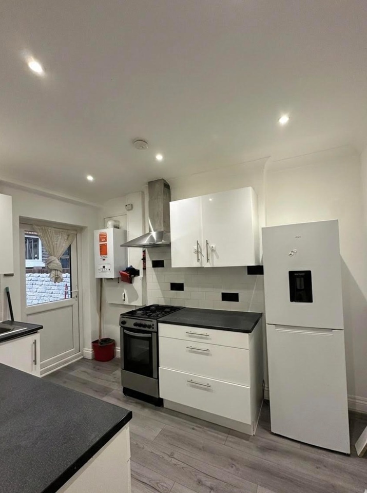 Additional image 10 of Room in a Shared Flat, Chicksand St, E1, N1 7GU