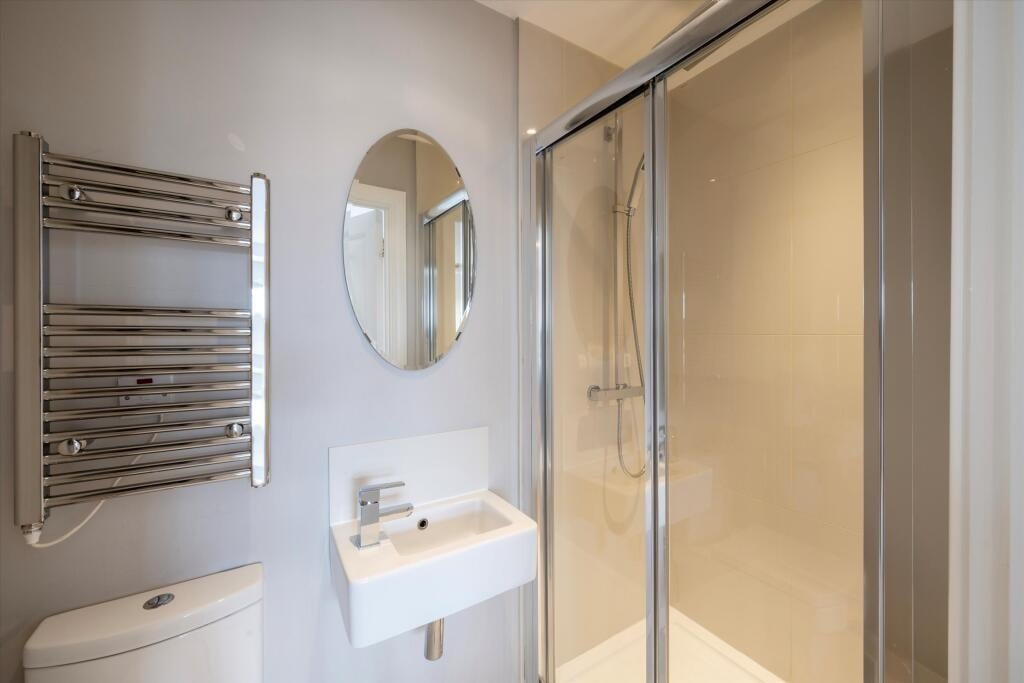 Additional image 8 of 2 Bed Flat, Ovington Court, SW3, N1 7GU