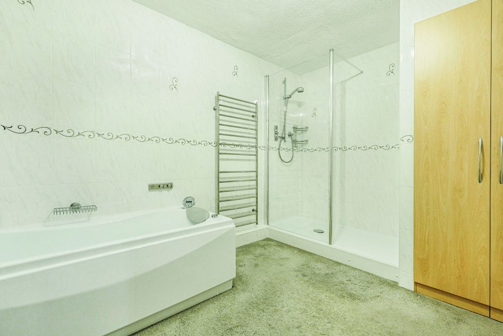 Additional image 16 of 2 bed flat for sale49 South Promenade, Lytham St. Annes, Lancashire FY8