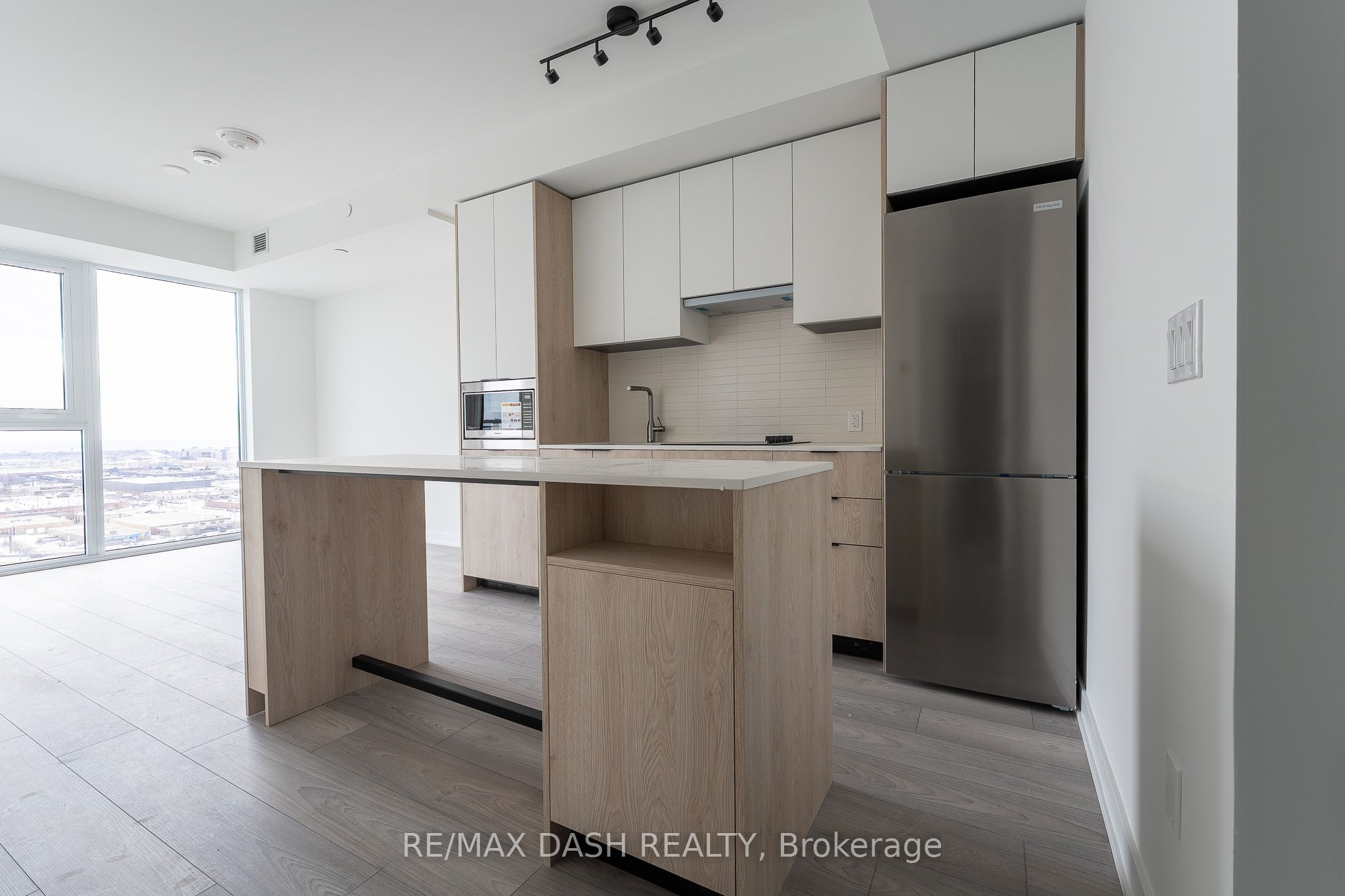 1606-1007 The Queensway Avenue, Toronto, ON, M8Z 0H4