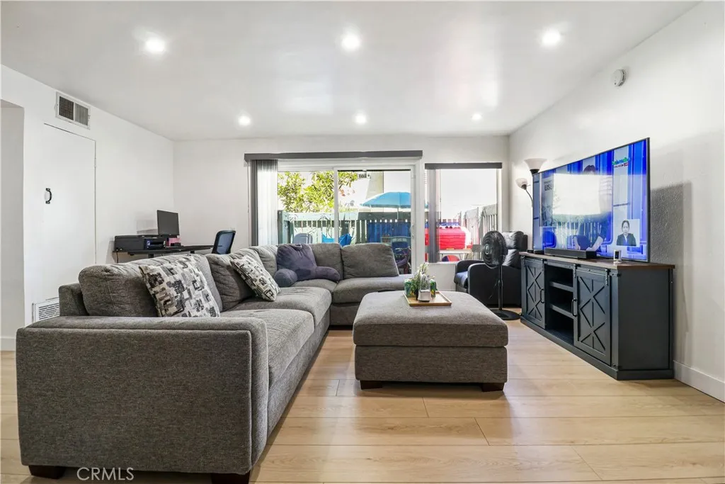 Additional image 20 of 5700 Etiwanda, Tarzana, CA 91356